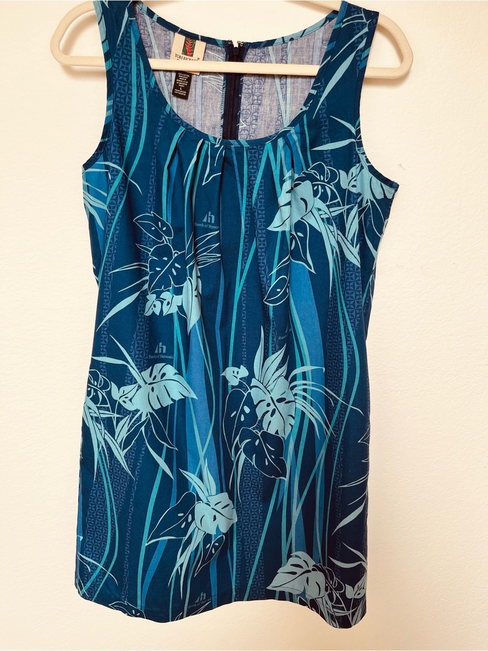 Tori Richard 100% Cotton Teal and Aqua Hawaiian Tropical Print Dress